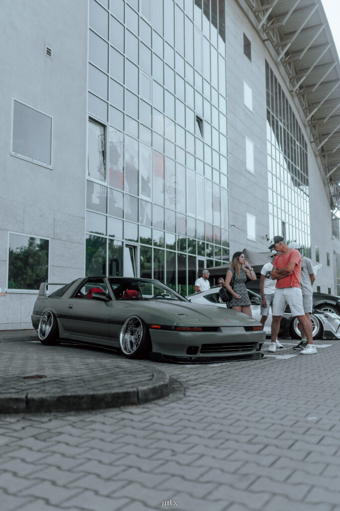 lepiej-manufaktura-toyota-czerwony-projekt2