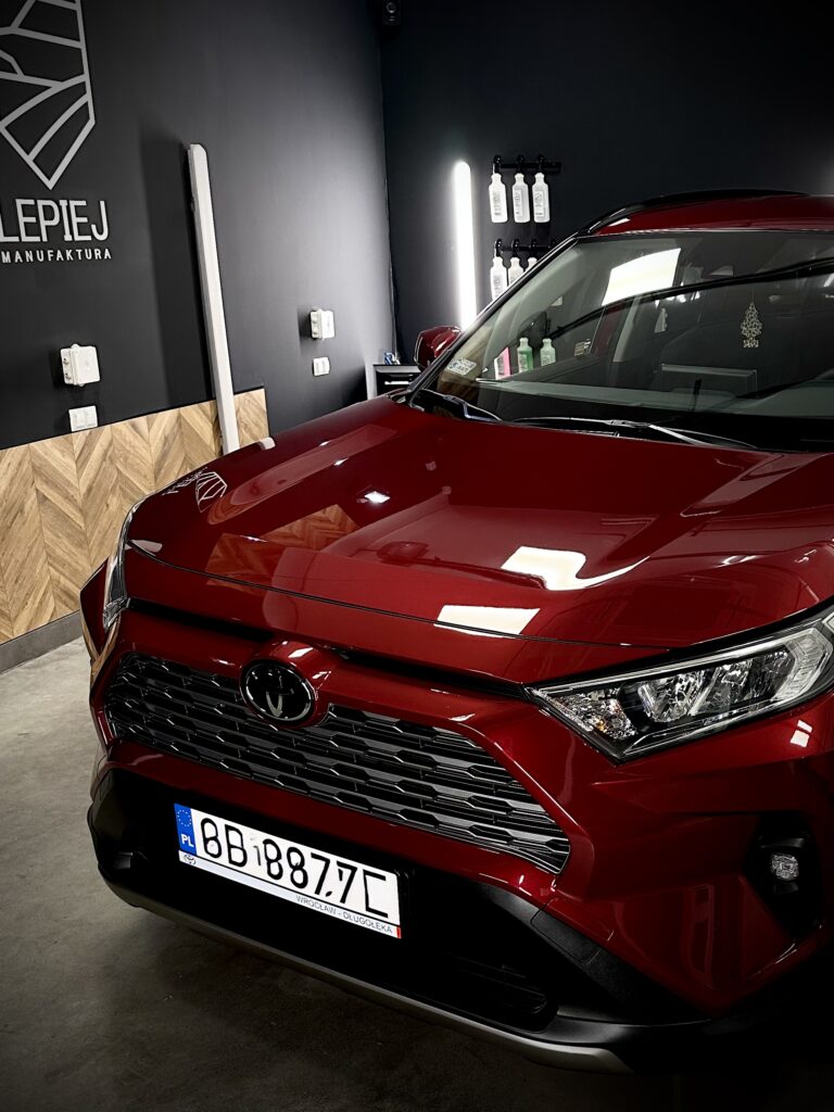 lepiej-manufaktura-toyota-czerwony-projekt3